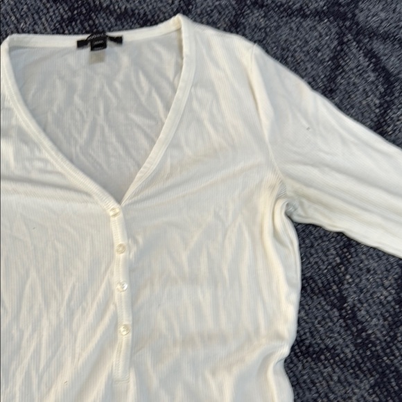 RW&CO White and Black Fitted Long Sleeve Blouses - Picture 7 of 8